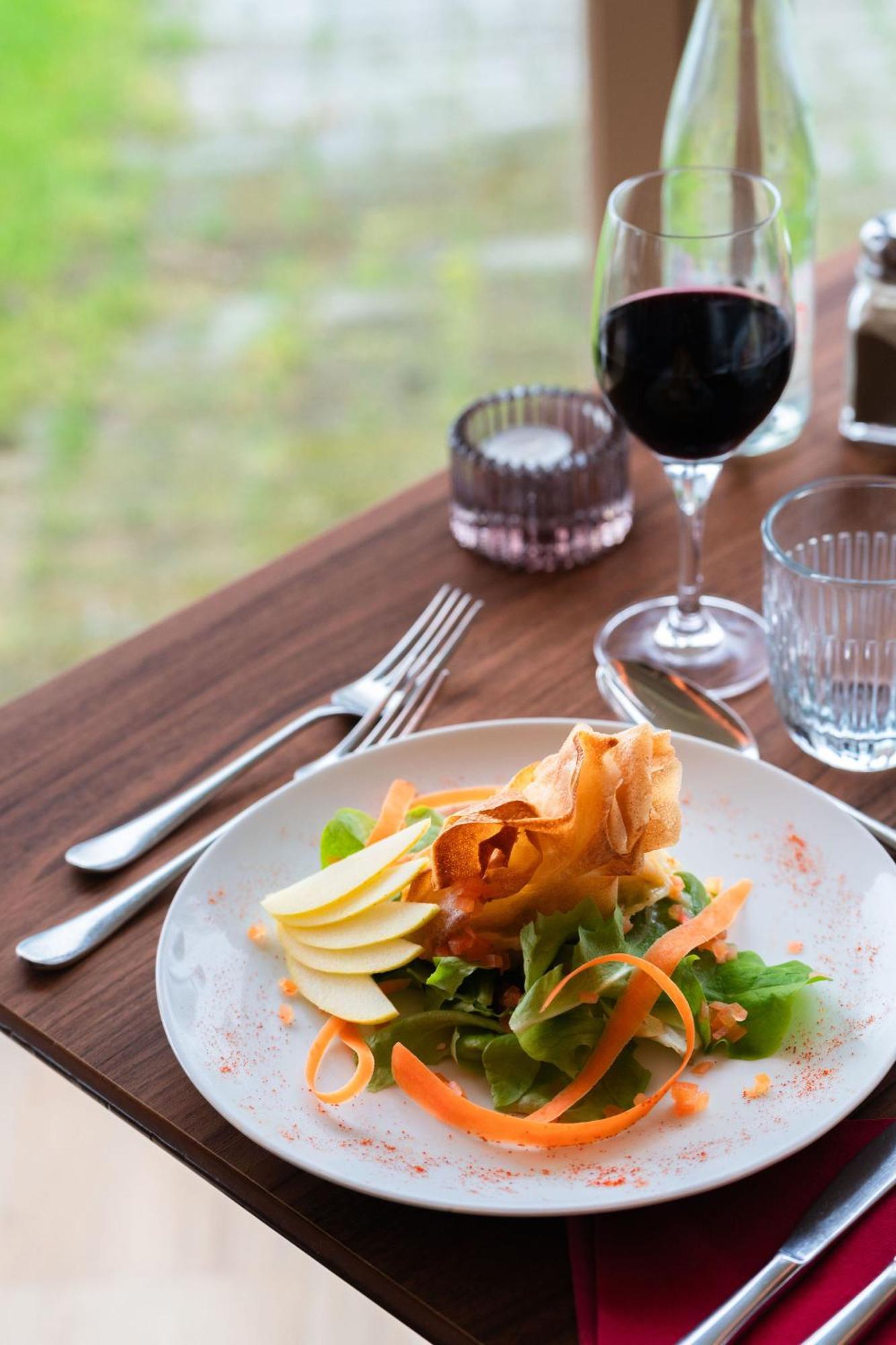 Eden Park Hotel Restaurant ปง-เอเลแวก ภายนอก รูปภาพ
